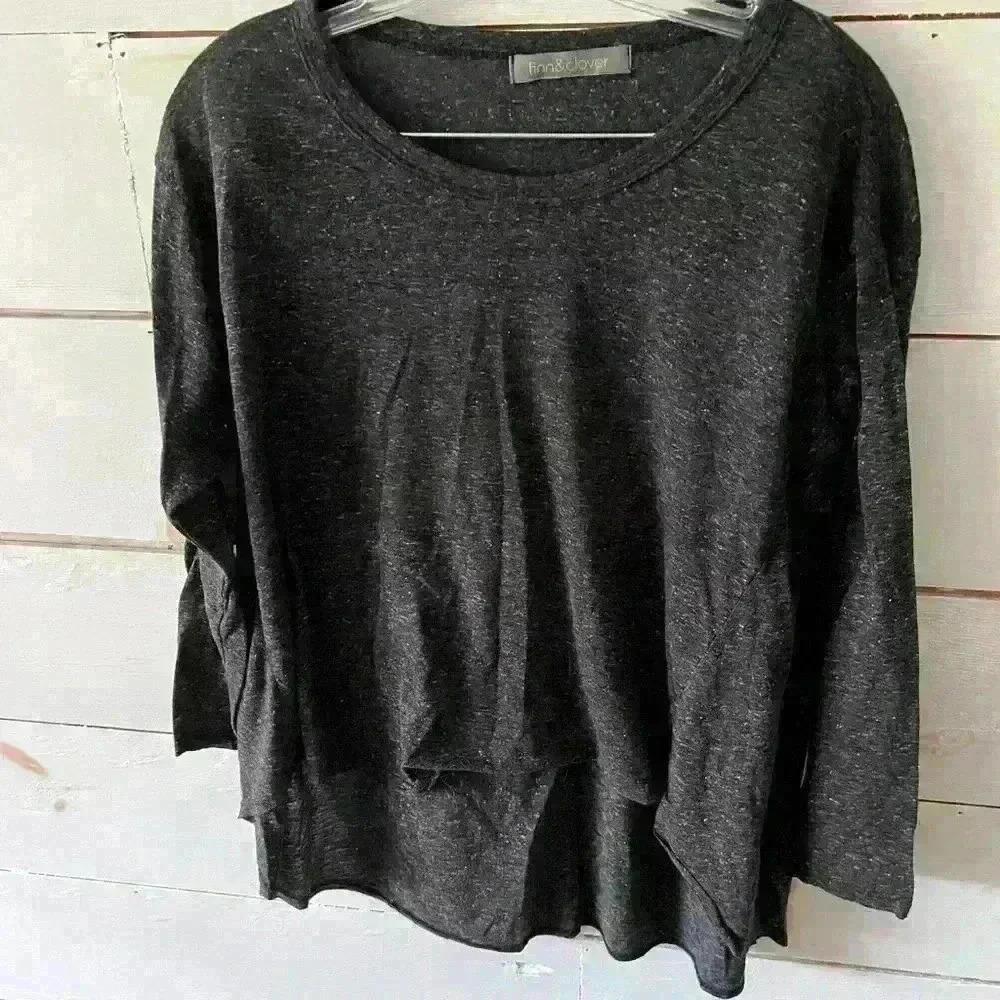 Finn & Clover medium pullover Heather gray high-low top, GUC,casual, activewear